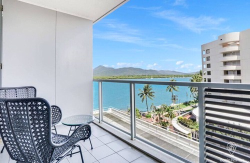 Cairns Central Business District Hotel | Studio Stay near Marina with Pool, Gym and Sauna