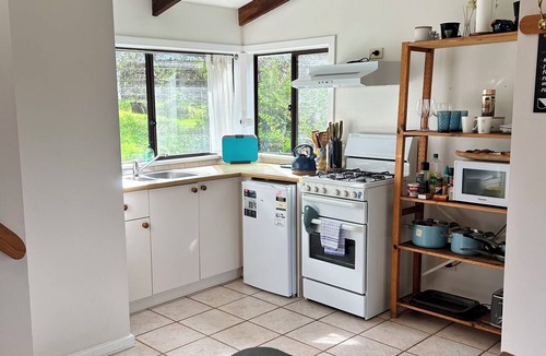 Ocean Beach Apartment | Studio treehouse - Turicum Chalets @ Monkey Rock Winery