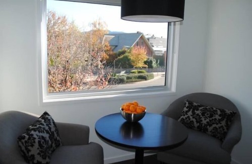 Myrtleford Apartment | STUDIO VENTI SETTE ACCOMMODATION