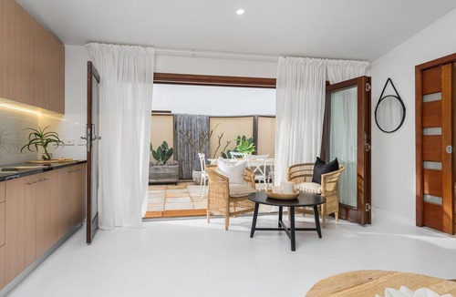 Byron Bay Apartment | Studio45 A tastefully designed villa located just minutes from the heart of Byron Bay. The self-cont