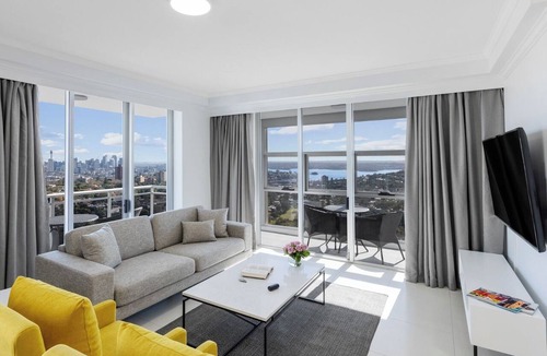 Bondi Junction Apartment | Stunning 3-Bedroom Harbour Suite Near Bondi Beach Sydney