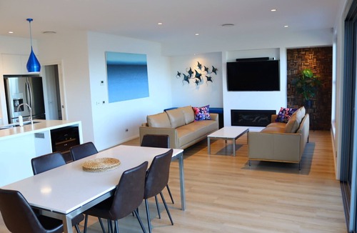 Malua Bay House | Stunning Absolute Ocean Front Luxury 4 Bedroom Home with Spectacular Views