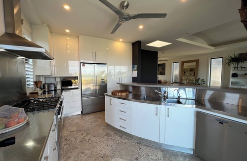 North Curl Curl House | Stunning beach house overlooking North Curl Curl beach