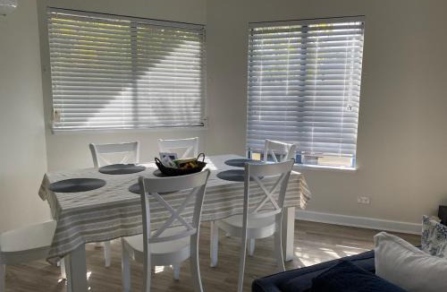 Yorkeys Knob Apartment | Stunning Beachfront Apartment