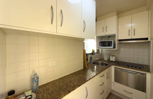 Kirribilli Apartment | Stunning Harbour View Home in Kirribilli