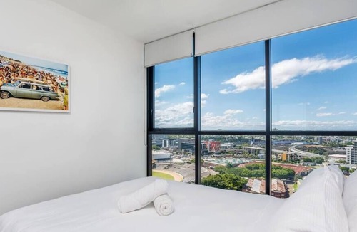 Bowen Hills Apartment | Stunning Inner City Escape
