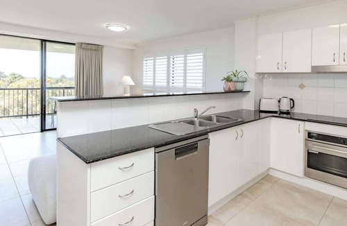 Marcoola Apartment | Stunning Ocean Views l Pool, Gym & Beach Access