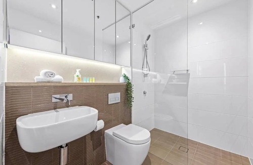North Sydney Apartment | Stunning Waterview 2Bed Apt North Sydney ｜MHS
