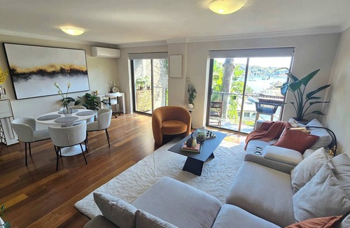 McMahons Point Apartment | Stylish 1-Bed escape with views across Berrys Bay