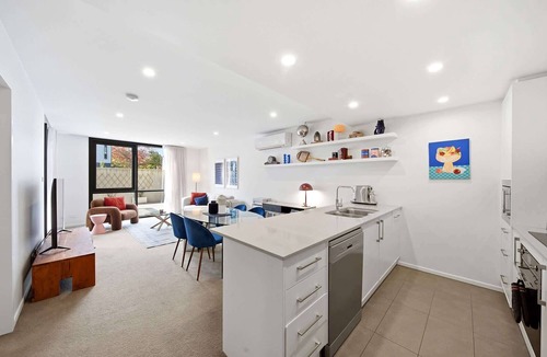 Braddon Apartment | Stylish 1-Bed Retreat in Braddon