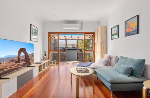 Erskineville Apartment | Stylish 2-Bed Cottage in Trendy Erskineville