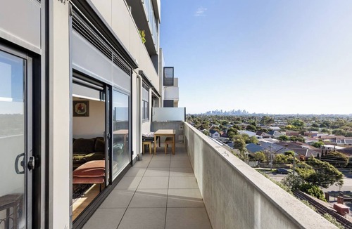 Preston Apartment | Stylish 2-Bedroom Preston Apartment Near Transport