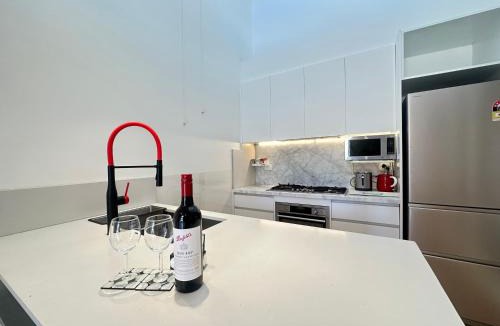Doncaster Apartment | Stylish 2BR Family-Friendly Retreat 4Guests Doncaster Westfield