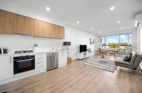 Prospect Apartment | Stylish 2BR + Sofa Bed Apartment | Prospect