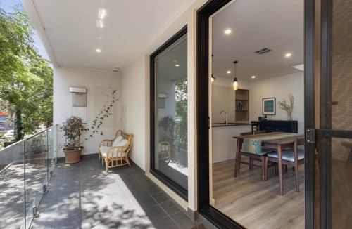 Everard Park Apartment | Stylish 3-Bed Townhouse Near City Fringe