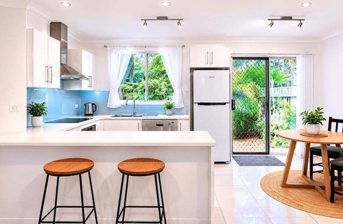 St. Lucia Apartment | Stylish 3-Level Retreat in St Lucia with Parking