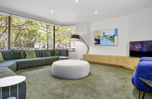 Chinatown Apartment | Stylish Bourke Street Urban Retreat in Melbourne CBD
