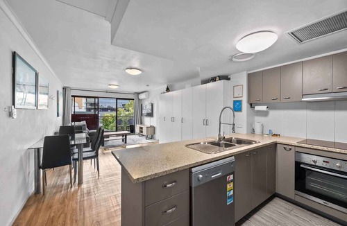 Bowen Hills Apartment | Stylish Bowen Hills Apartment Near City Centre