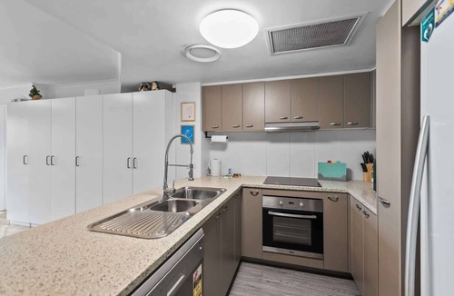 Bowen Hills Apartment | Stylish Bowen Hills Apartment Near City Centre