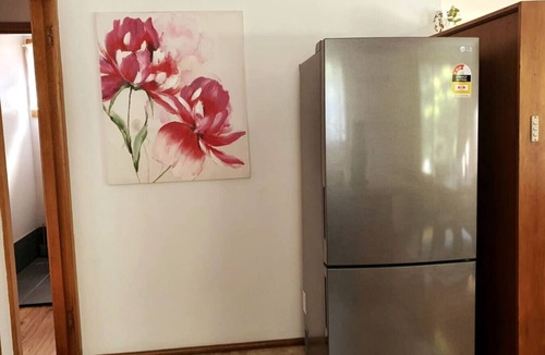 Keiraville House | Stylish House 10min walk to University with Parking