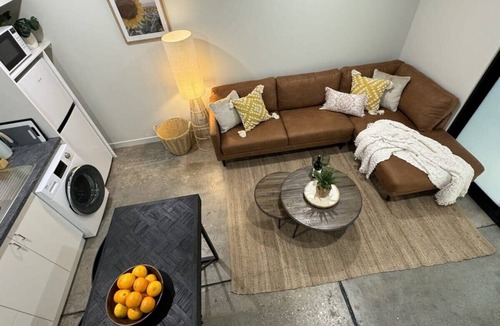 Devonport Apartment | Stylish Loft in Red Hot Lofts Devonport