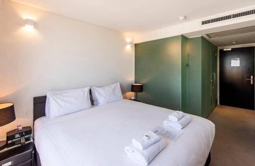 Northbridge Apartment | Stylish Room - Enjoy City Views on Rooftop Terrace