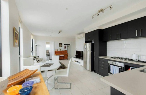 North Melbourne Apartment | Stylish2BD Penthouse Panoramic Views Nth Melbourne