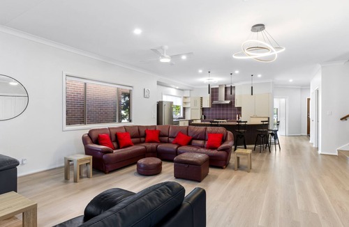 The Entrance North House | Suitable for Large Groups/Near Beach/Family Fr