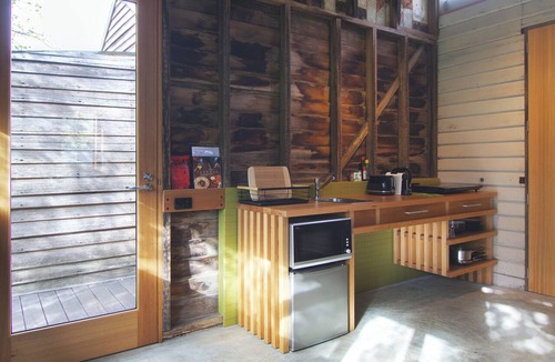 Invermay House | Suite Shed Unique accessible 2BR guest suite in Launceston