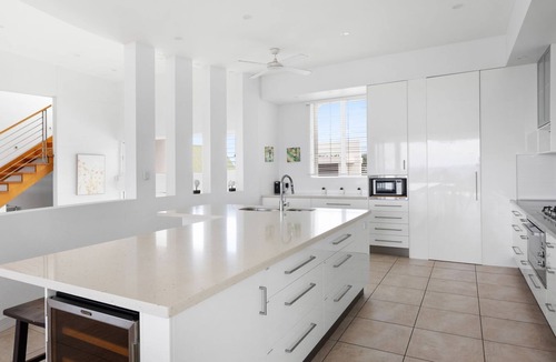 Peregian Beach House | Summer Hillside Retreat Peregian Beach