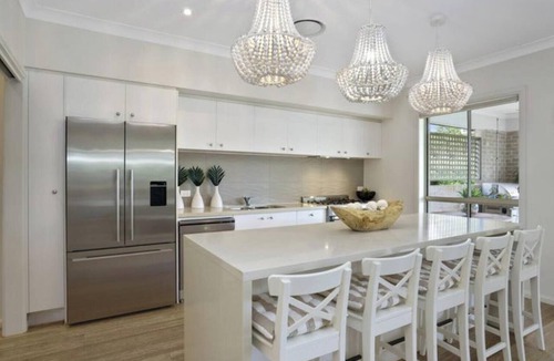 Avalon Beach House | Summer Modern Coastal Retreat