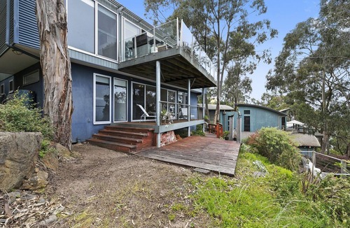 Lorne House | Summerhill Views