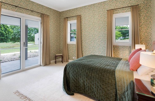 Tarraganda House | Sumptuous Holiday Home on 6 acre property - 15 mins to beach