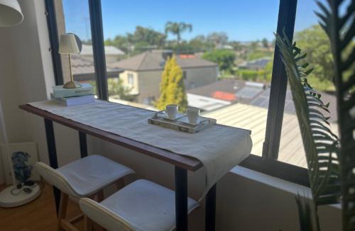 Bayswater House | Sunlit Minimal Master Room With Bathroom Bayswater Central City & Airport SHARED HOUSE
