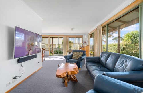 Kingston Beach Villa | Sunny Beach Holiday Home 80A
