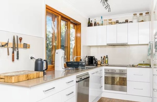 North Creek House | Sunny Byron Bay House Just 700m from the Beach