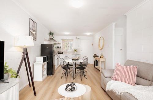 St Marys Apartment | Sunny Stay Near Flinders & CBD