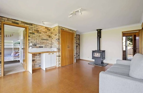 Tomakin House | Sunpatch at Tomakin | Absolute Beachfront & Pet Friendly