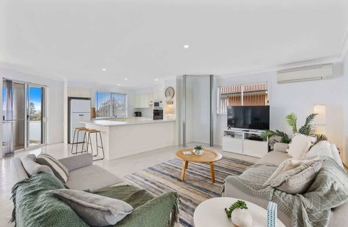 Malua Bay House | Sunrise on the Bay