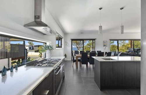 Mulwala House | Sunrise Waters Holiday House
