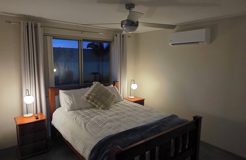 Sunset Beach Bed & Breakfast | Sunset Beach bed & breakfast is hosted accommodation 50 meters from the beach.
