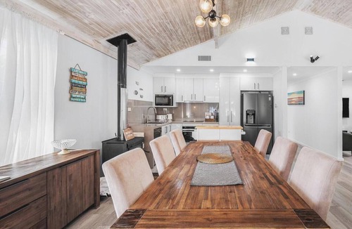 Chain Valley Bay House | Sunset Escape - Reserve Waterfront w/Kayaks