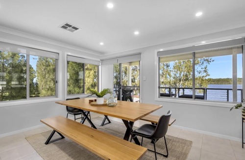 Erowal Bay House | Sunset Waterfront Sum