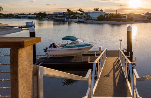 Broadbeach Waters House | Sunset Waters- Wrap-around Point Position with Wide Water Views