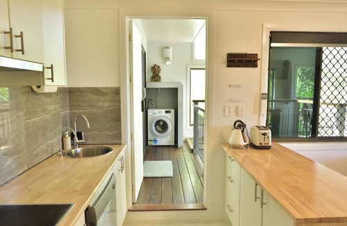 Bli Bli Apartment | Sunshine Retreat - Sky Suite