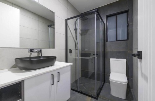 Fawkner House | Super Modern Stylish Home/Spacious & Private