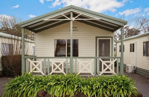 Hamilton Cabin | Superior Family Cabin is self-contained cabin, perfectly suited for families.
