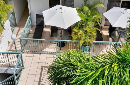 Trinity Beach Apartment | Superior Seaview One Bedroom Apartment
