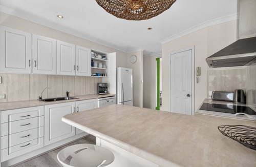 Hayborough House | Surf Lovers - 28 Seagull Ave, Chiton