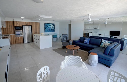 Surfers Paradise Apartment | Surfers Aquarius